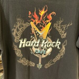 Hard Rock Cafe surfers Paradise, Australia, good condition in  size medium.